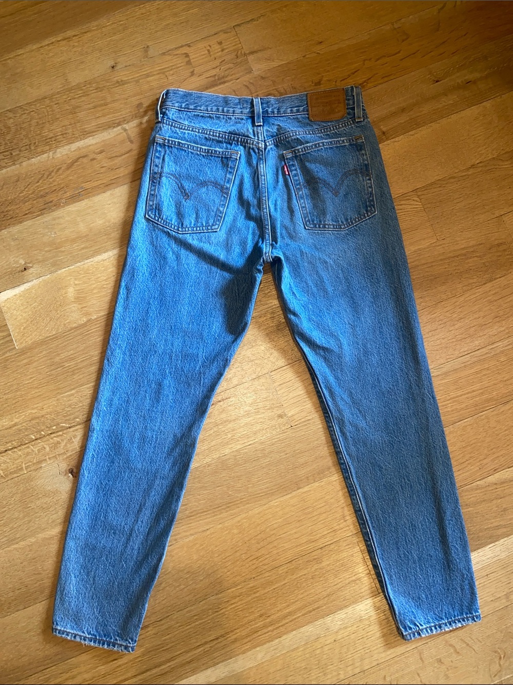 Levi’s Wedgie Fit Blue Denim Jeans Factory Distressed Button Fly Tapered 27 - Picture 2 of 16